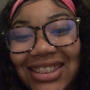 Meet your Posher, Jade